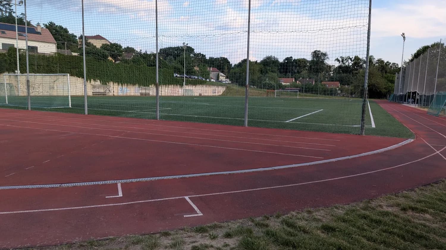 Atletický ovál